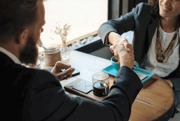 4 tips for effectively communicating with clients